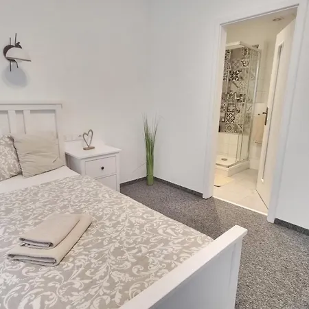 Finnem Tyrsova Apartament Praga